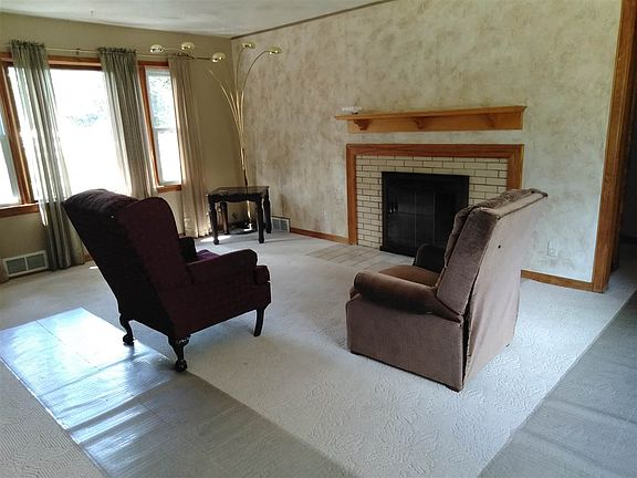 2nd image of 2316 N Winnebago St