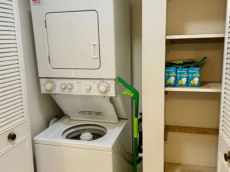 531 Hahaione St #2D — Photo 8