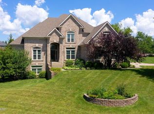 12601 Woodside Dr, Prospect, KY 40059