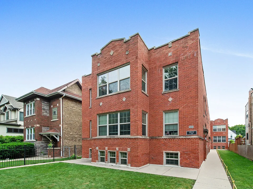4321-23 N Tripp Ave