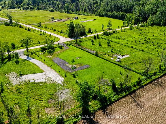 4th image of LOT 32 Mighton Ct #101