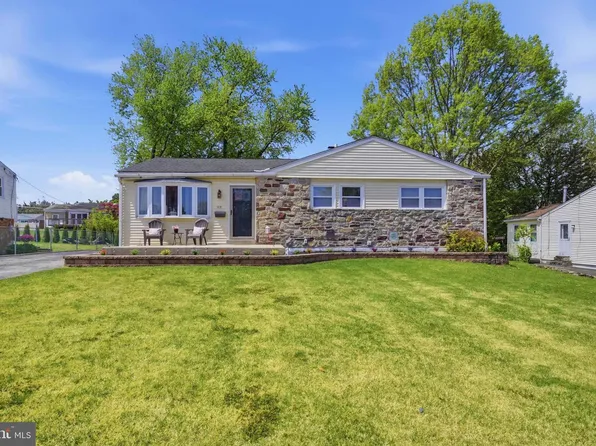 109 Shubrook Ln, Aston, PA 19014