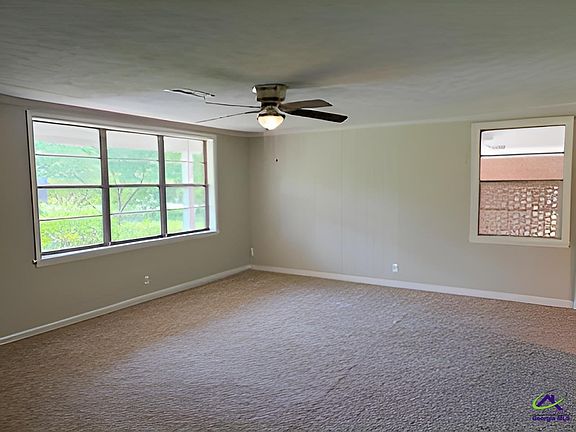 4th image of 868 Mac Thompson Rd