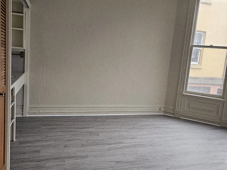 2124 NW Flanders St #1 — Photo 9