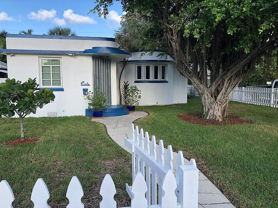 1st image of 330 S Palmway