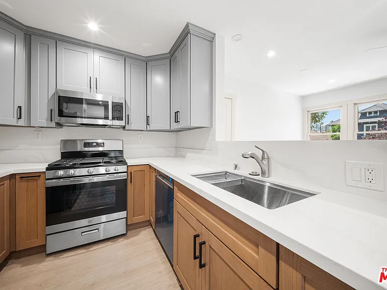 323 N Avenue 52 — Photo 1