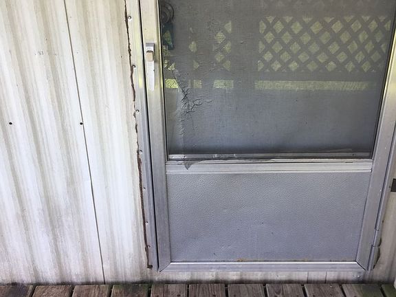 5th image of 412 Maplewood Dr