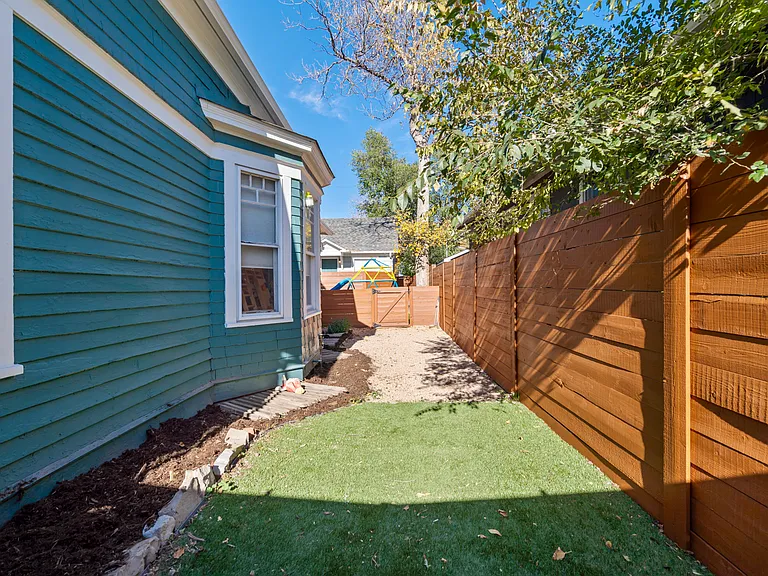 1120 W Colorado Ave — Photo 4