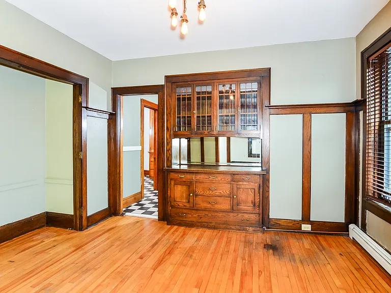 2202 Hennepin Ave E — Photo 5