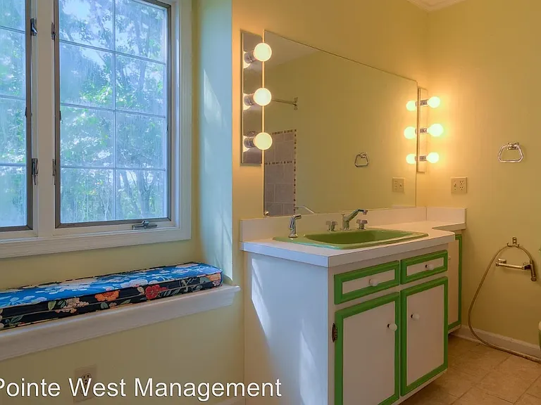 1602 Greenwood Dr — Photo 17