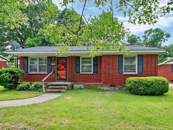 4401 Ridgeley Dr, Charlotte, NC 28208