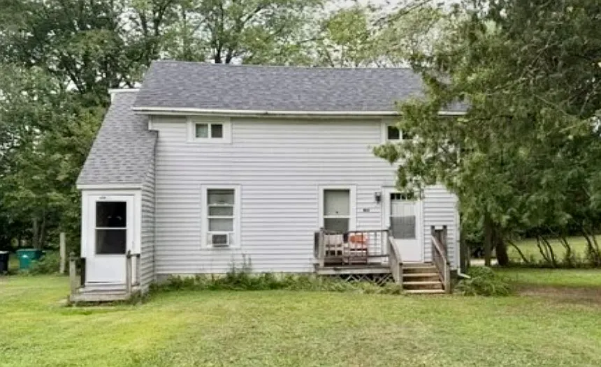 Studio, 420 sqft, $600 — Photo 1