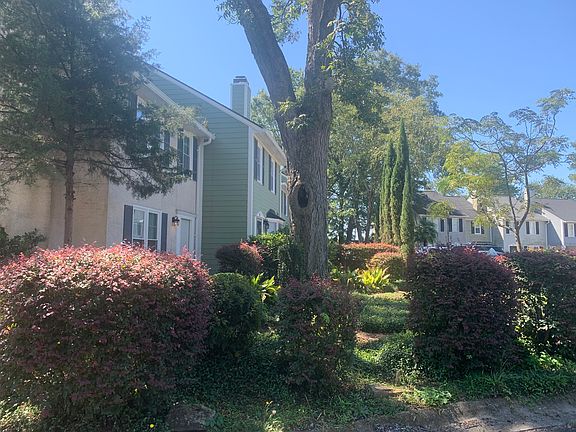 3rd image of 10 Fowkewood Ct
