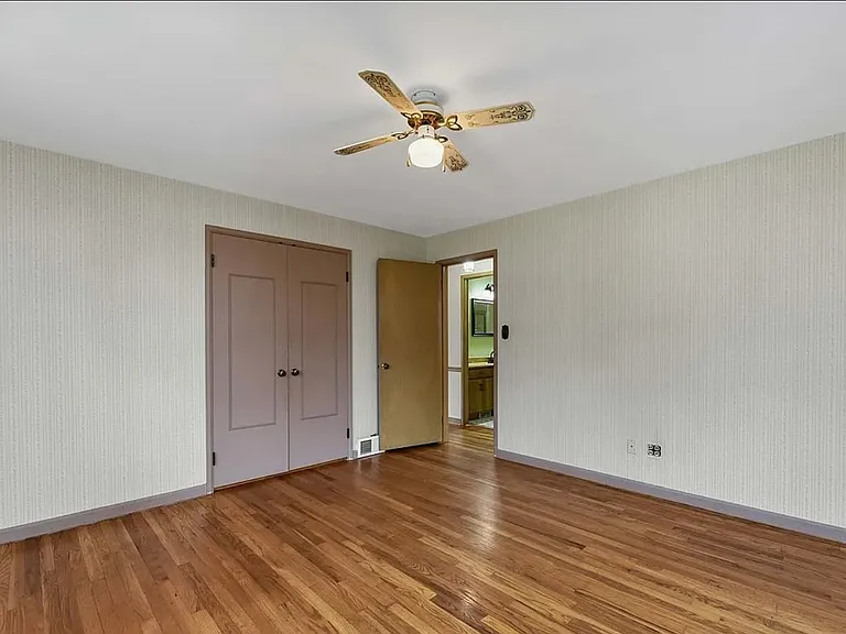 Pleasant Hill Dr — Photo 12