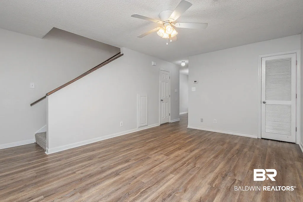 2 bed, 1.5 bath, 1024 sqft, $1,700 — Photo 3