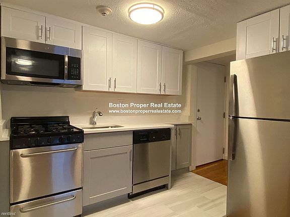 65 Hancock St. #4F Boston - Beacon Hill Unit Photo 2 (1)