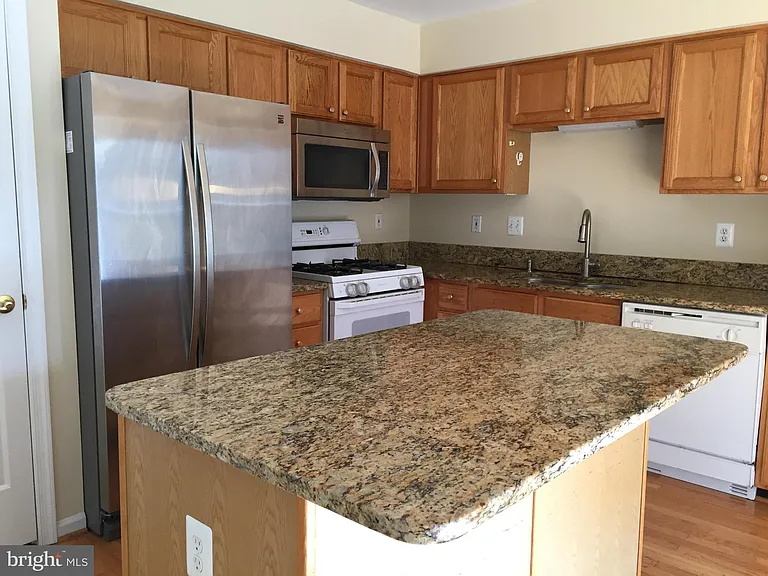 10421 Heathside Way — Photo 9