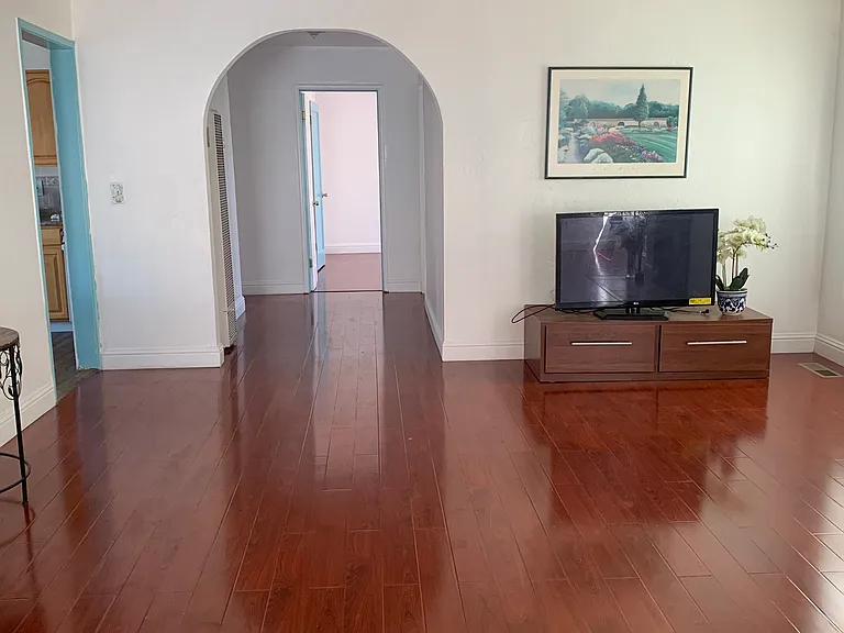 Leona Dr — Photo 1