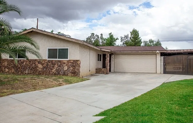 680 Forest Park Dr