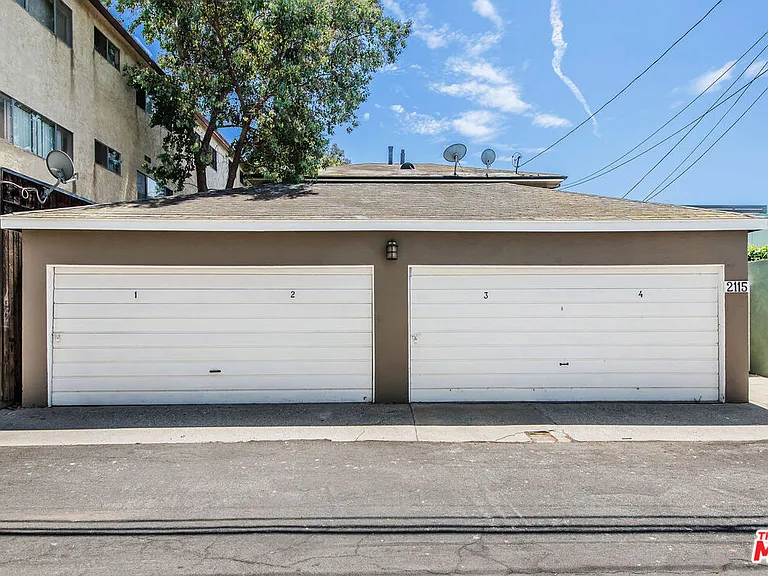 2115 Ocean Park Blvd #4 — Photo 17
