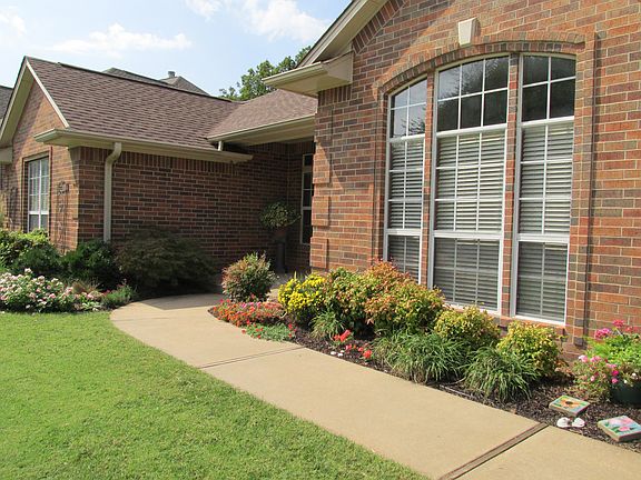 3rd image of 2710 S Oxford Dr