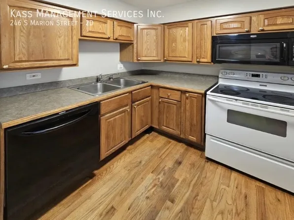 246 S Marion St APT 2D, Oak Park, IL 60302
