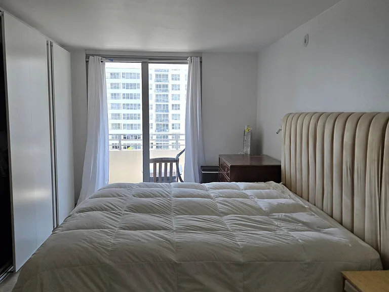 5555 Collins Ave #8W — Photo 6