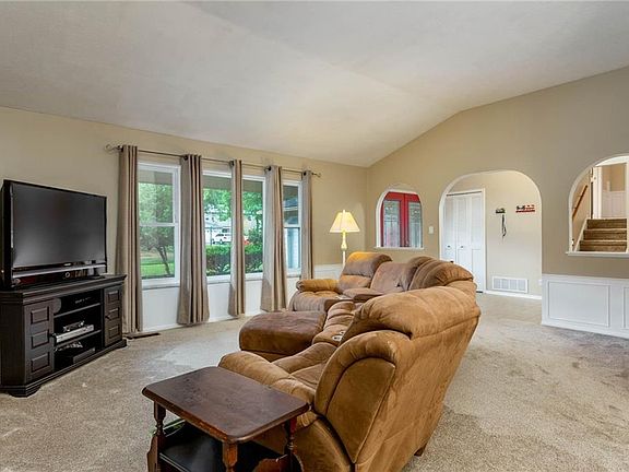 4th image of 28096 Edgepark Dr