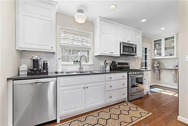 5217 W 72nd St — Photo 11