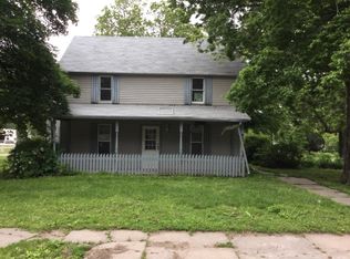950 Grant Ave, Clay Center, KS 67432