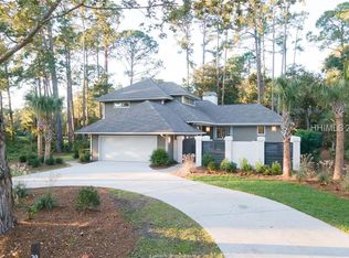 20 Strawberry Hill Rd, Hilton Head Island, SC 29928