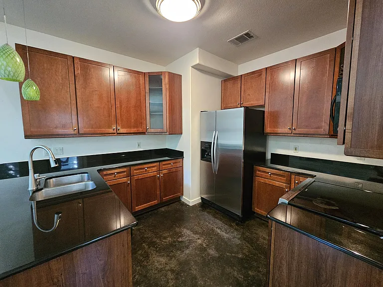 2528 Wedglea Dr — Photo 4