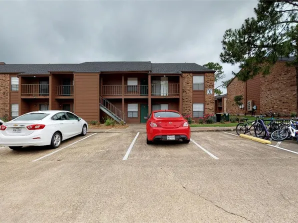 904 University Oaks Blvd APT 85, College Station, TX 77840