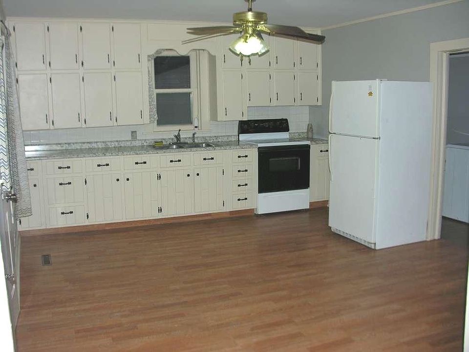2nd image of 303 2nd Ave
