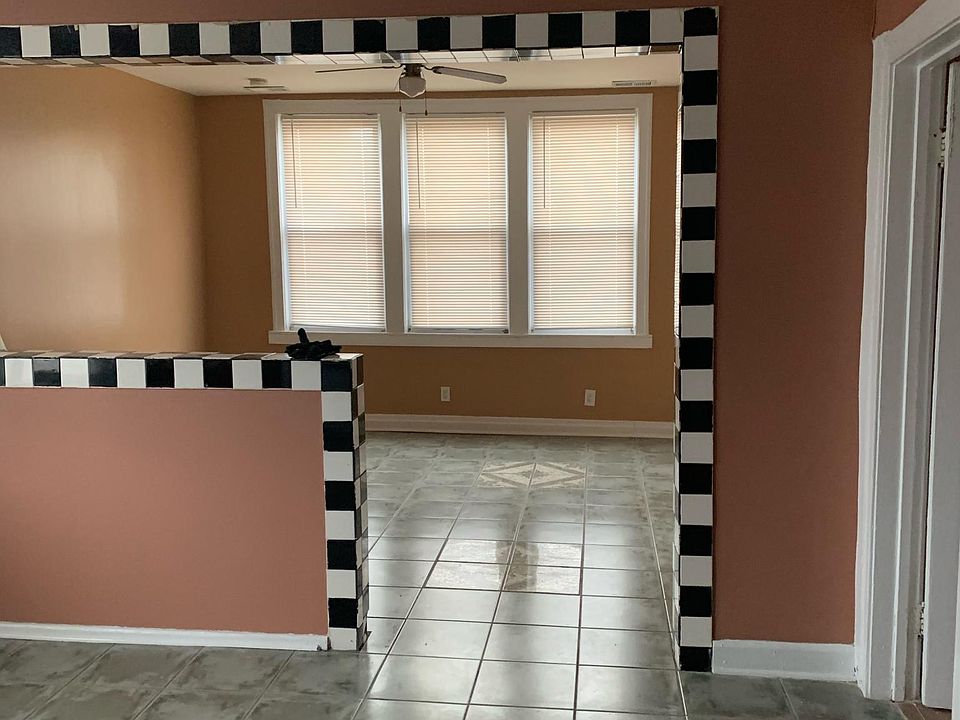 1st image of 3457 W 51st St Front 2