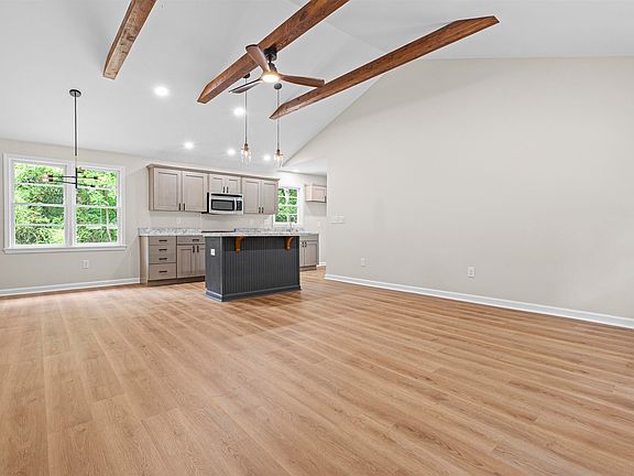 5th image of 228 Dominick St