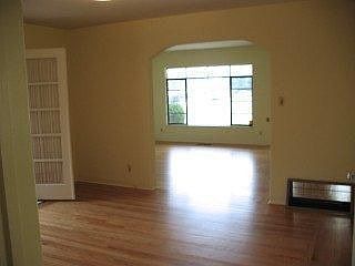 2nd image of 365 S Fair Oaks Ave