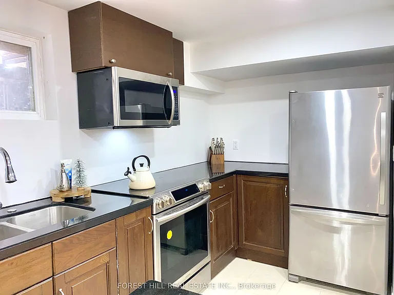 120 Greenbelt Cres #BASEMENT — Photo 9
