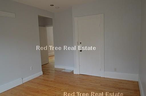 2nd image of 10 Ashford St #29