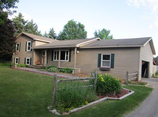 67 Crestwood Dr, Gaylord, MI 49735