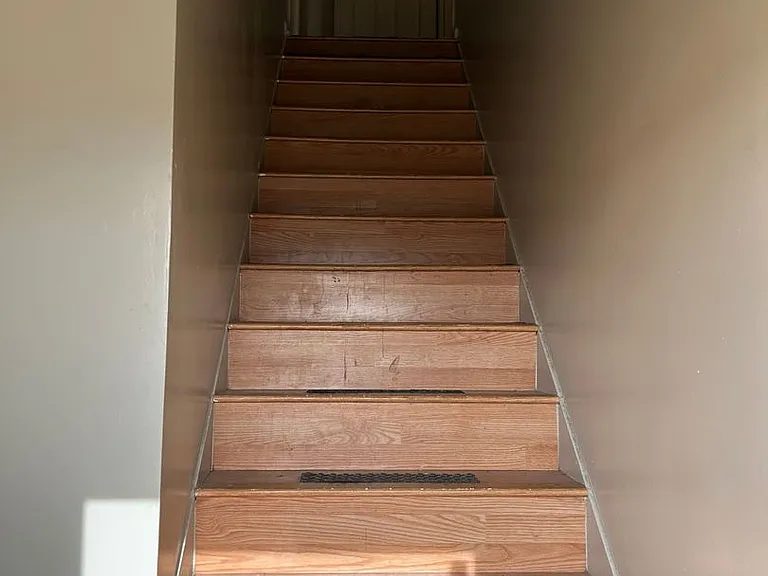 279 W Railroad Ave — Photo 1