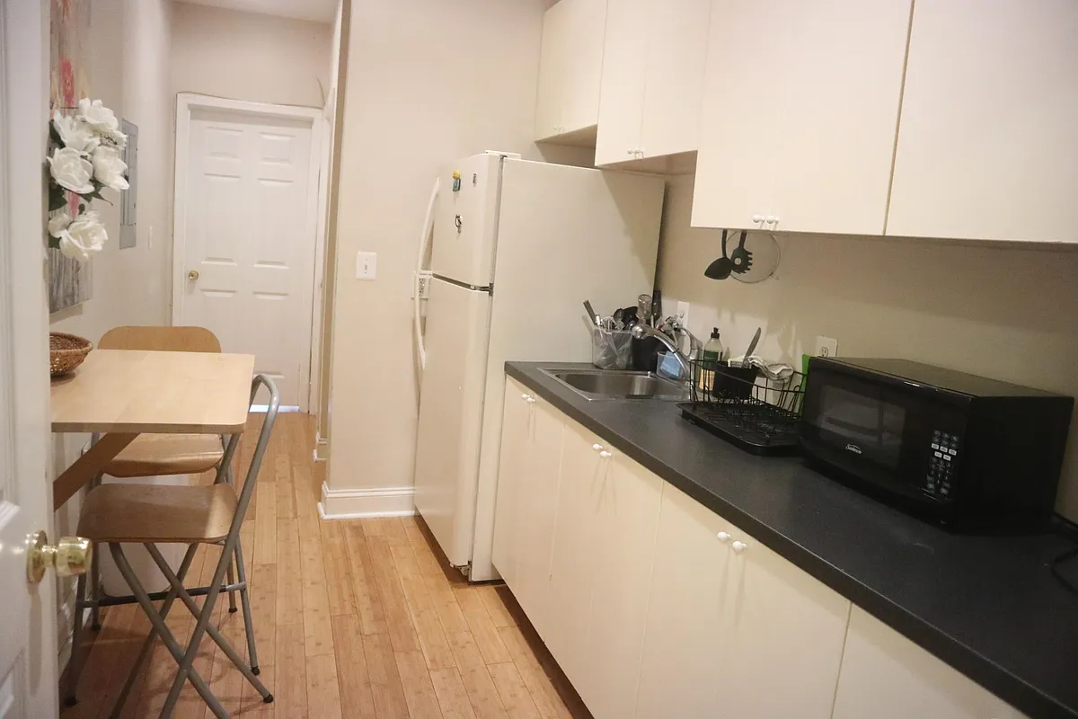Photo 2 of 10 - 1303 Irving St NW #2B - Washington, DC Building Photo - 1303 Irving St NW #2B