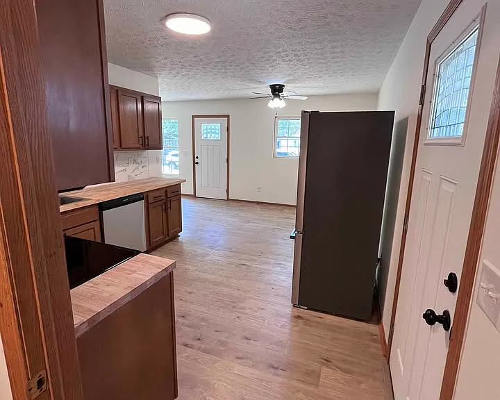 570 Polk St — Photo 6