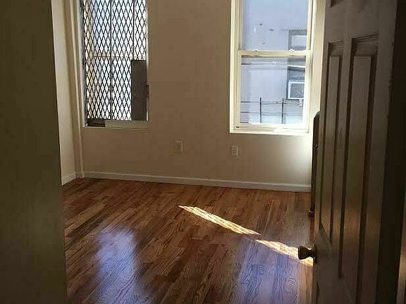 5th image of 662 E 21st St APT D4