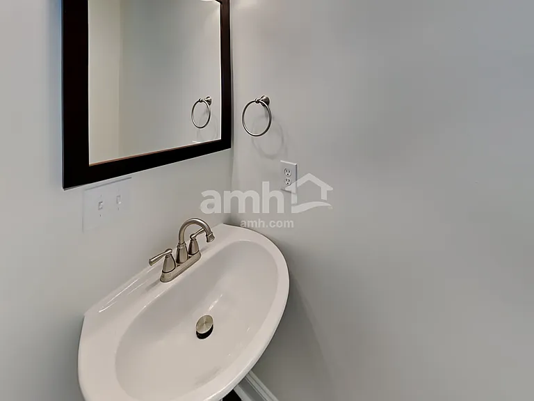 514 Crestmont Ln — Photo 16