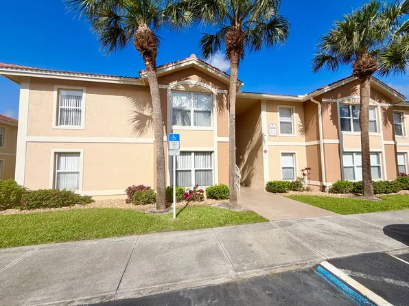 8245 Ibis Club Dr APT 407, Naples, FL 34104