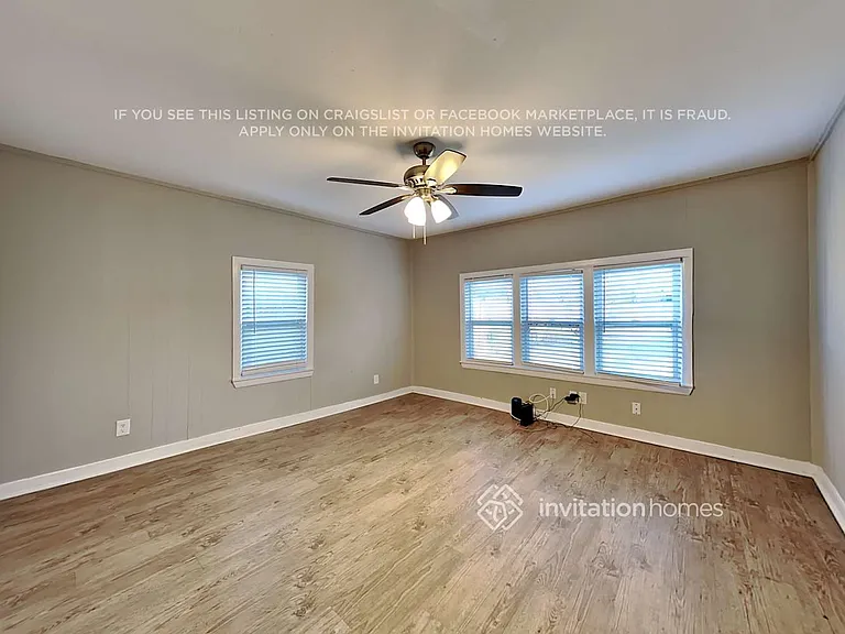 905 E Crockett St — Photo 12