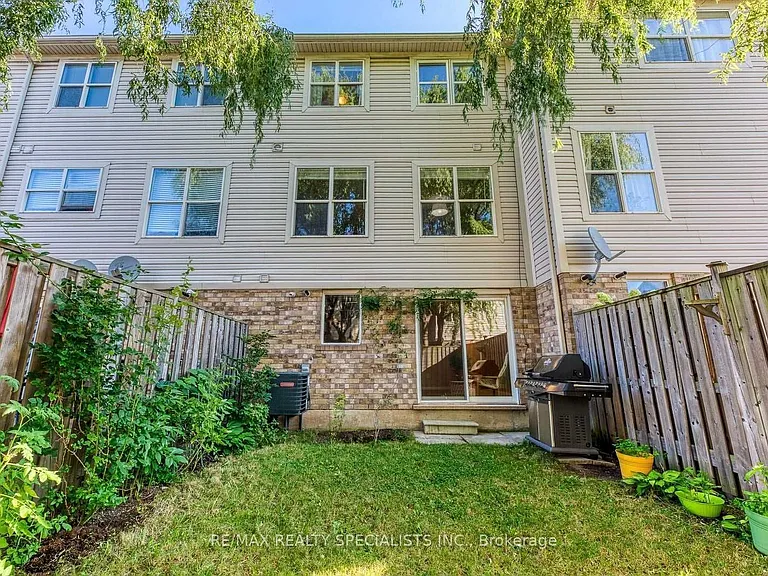 2979 Garnethill Way — Photo 26
