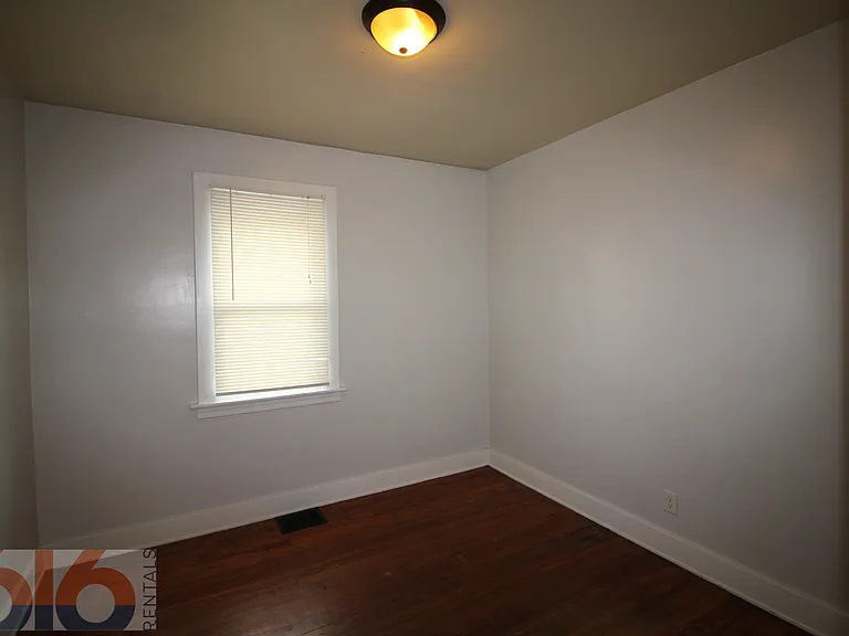813 Douglas St NW — Photo 9