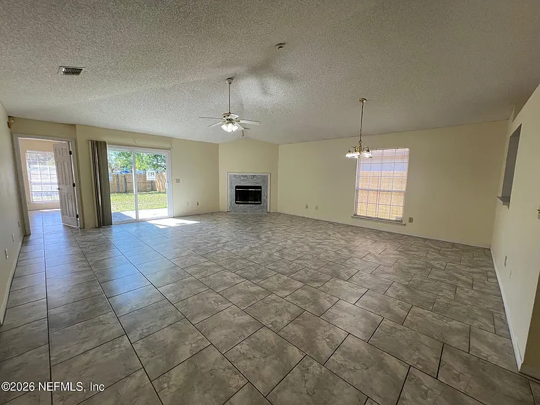 11170 Wandering Oaks Dr — Photo 6